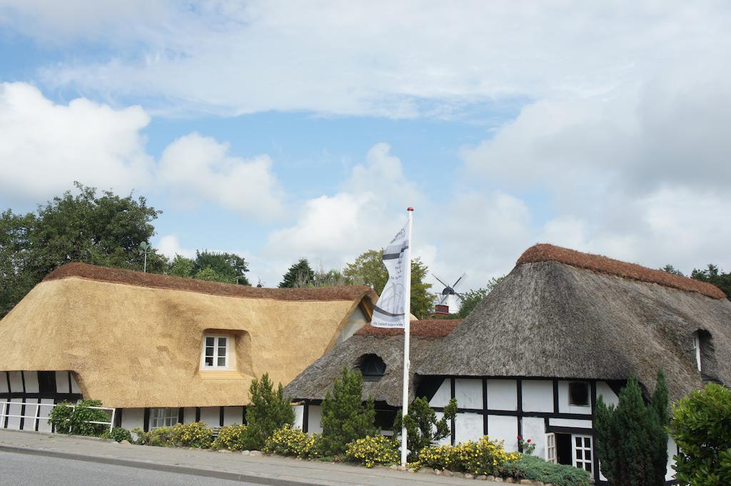 Lyng Dal Hotel Og Restaurant Ry ภายนอก รูปภาพ
