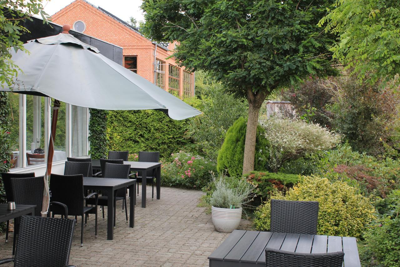 Lyng Dal Hotel Og Restaurant Ry ภายนอก รูปภาพ